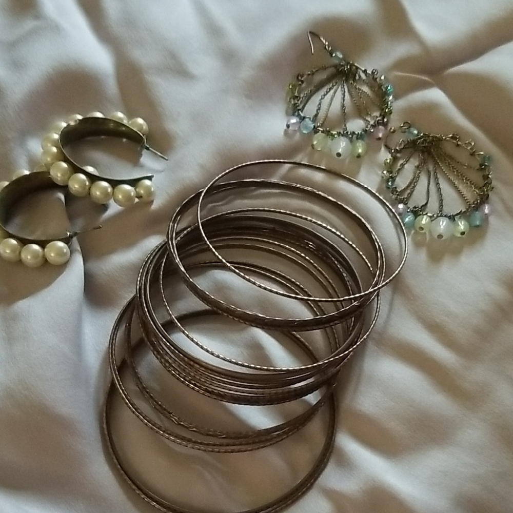 Elegant Pearl and Beaded Earrings with Bangles Set